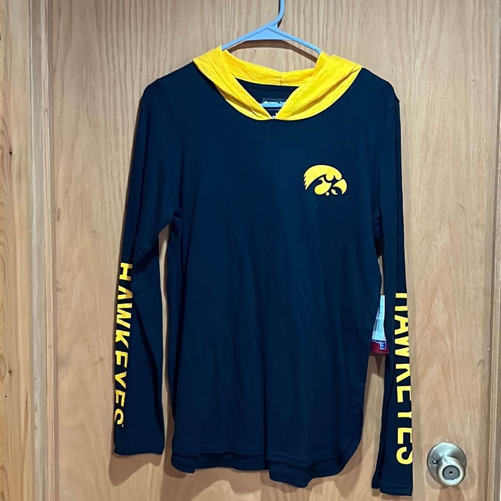 Women’s size medium Iowa Hawkeye hoodie new w/tags